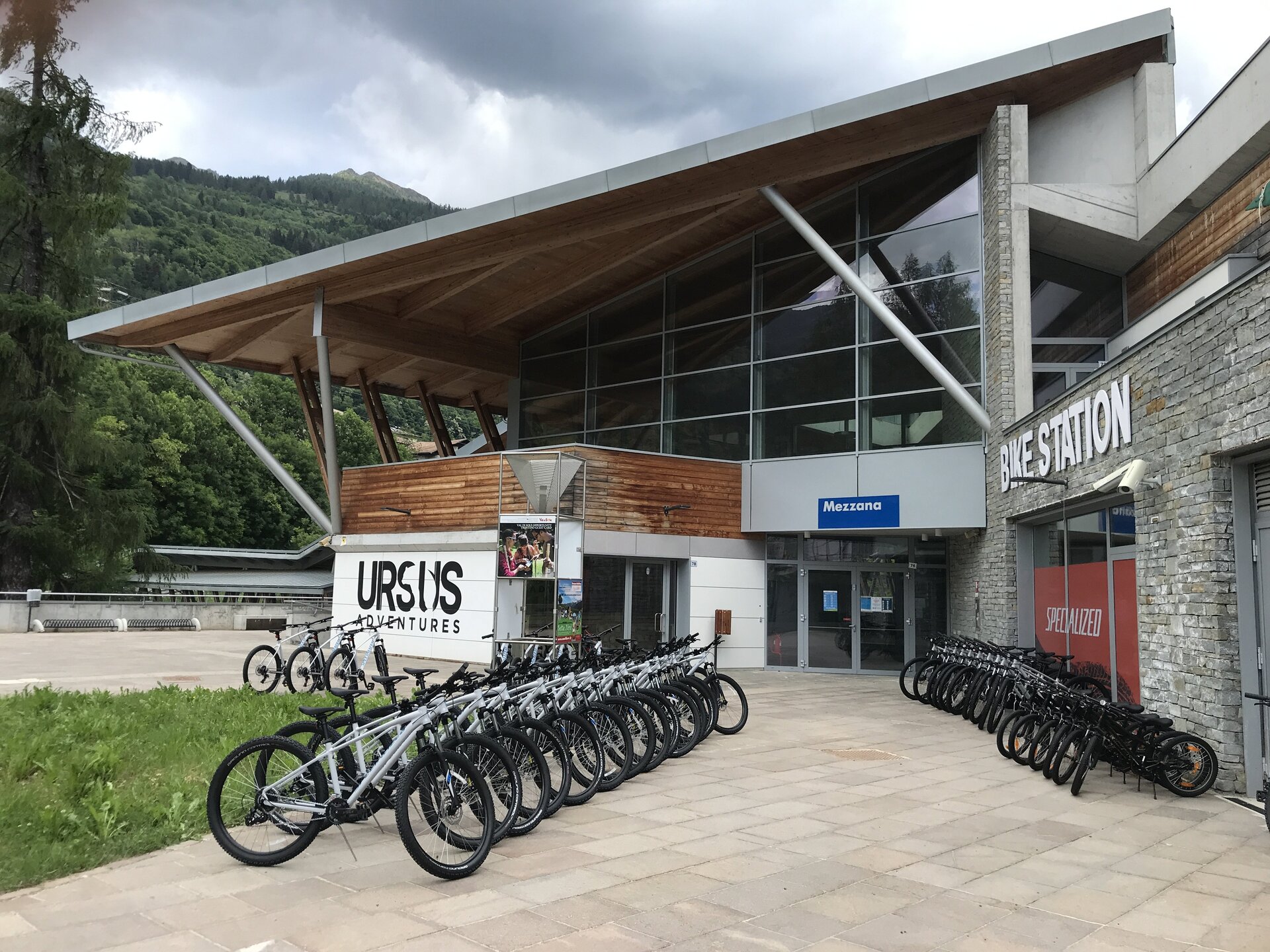 bike station mezzana